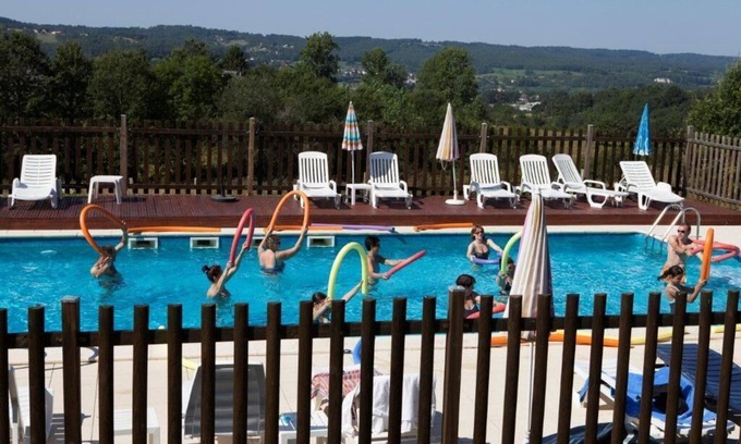 Peyrignac Chalet De Esquí | Chalet La Cabane 35m² + lavavajillas + Terraza cubierta + Televisión 1 / 4pers