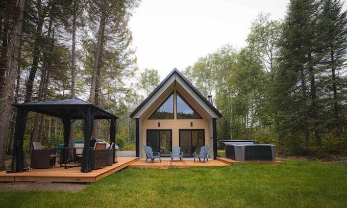 Mauricie Chalet De Esquí | Chalet Le Bébé Falaise, waterfront!