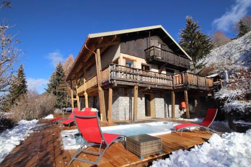 Vars Chalet De Esquí | Chalet le Chantelevent for 24 Guests - Slope Views, Pool & Jacuzzi