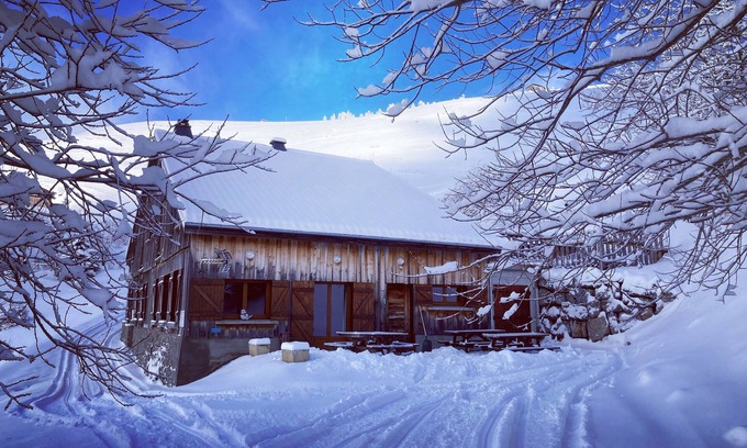 Mieussy Chalet De Esquí | Chalet 'Le Maclavierre' con vistas a la montaña y Wi-Fi