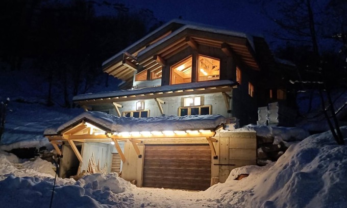 Bonneval-sur-Arc Chalet De Esquí | Chalet le Mont Seti at 1800 m altitude, 2 steps from the ski slopes!