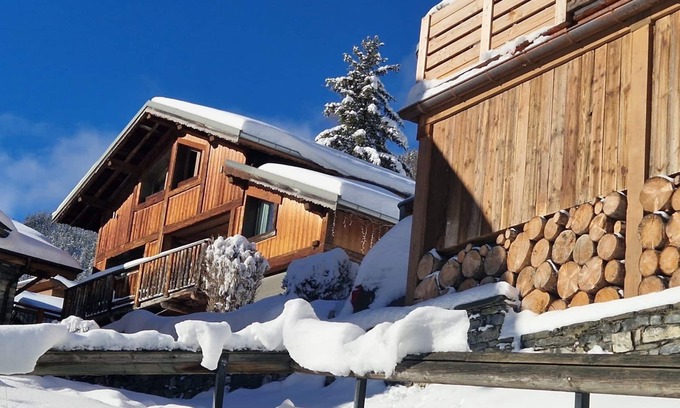 Champagny-en-Vanoise Chalet De Esquí | CHALET LES SAPINS 4 * CHAMPAGNY EN VANOISE- HAMMAM. Sauna. JACUZZI