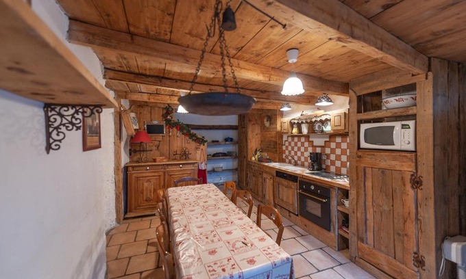 Praranger Chalet De Esquí | CHALET LES MUGALICES