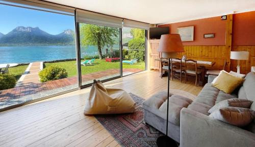 Angon Chalet De Esquí | Chalet les pieds dans l'eau avec accès direct au Lac d'Annecy