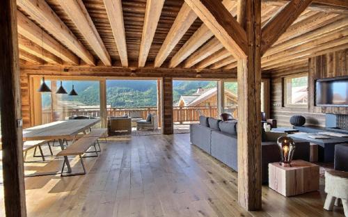 Monetier-les-Bains Casa | Chalet Luxe piscine et spa 18 personnes serrechevalierholidays