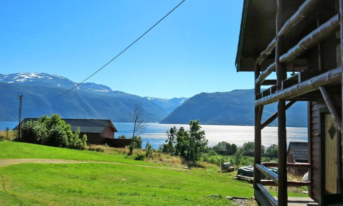 Balestrand Chalet De Esquí | Chalet Målsnes by Interhome