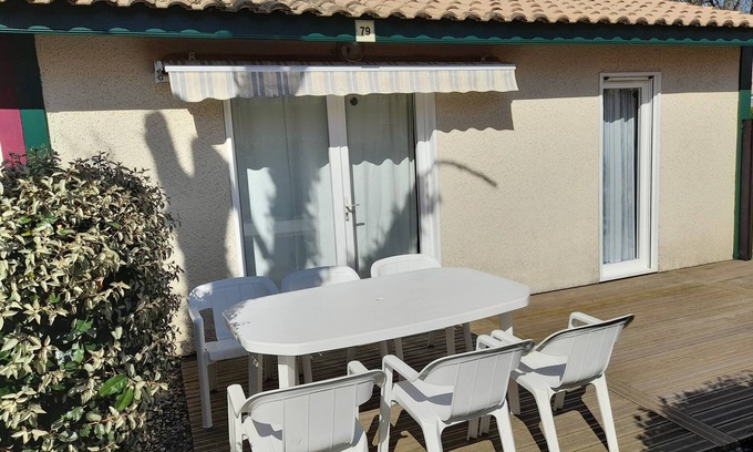 Soustons Cabaña | Chalet (max 7 pers) in vacation residence with swimming pool, near lake and ocean