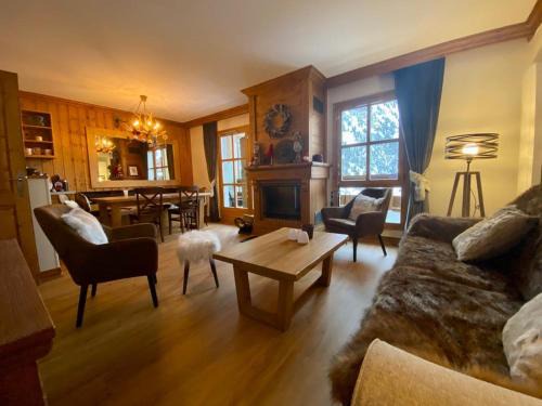Arc-1950 Apartamento | Chalet Mont Blanc - Arc 1950 - Ski-in Ski-out, 2 bed duplex, sleeps 8