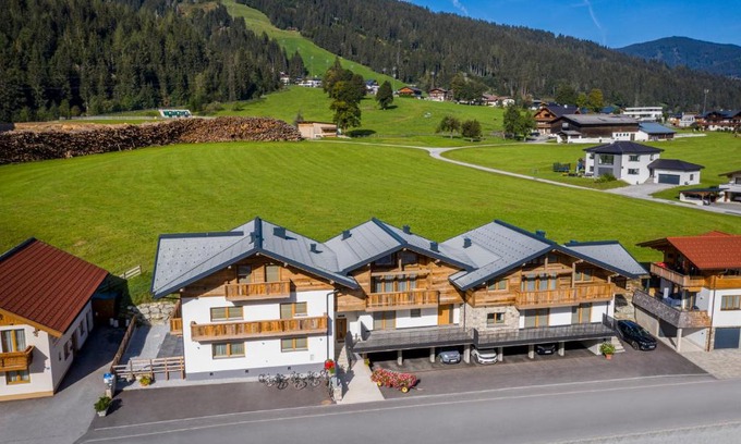 Flachau Apartamento | CHALET MONTIS
