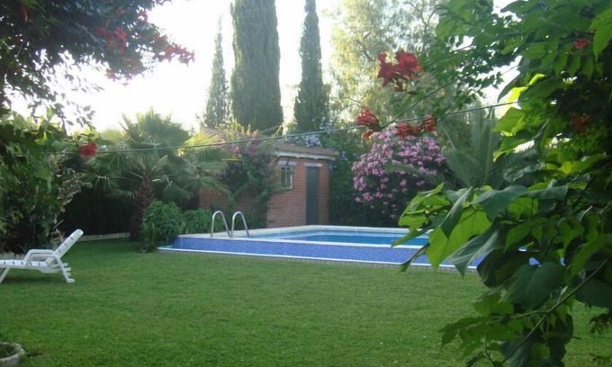 Utrera Casa | Chalet near Sevilla, 8 persons, garden 1200m2, private pool, WIFI