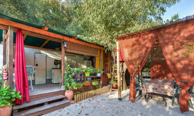 Cavo Alquiler De RV | Chalet "nel verde di Cavo" con Wi-Fi