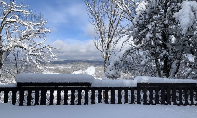 Windham Chalet De Esquí | Chalet nestled right in Windham Mountain's quiet beauty-private access to trails