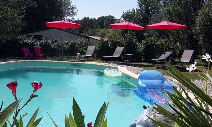Tauriers Chalet De Esquí | casa de campo con piscina en una zona tranquila y en el corazón de la naturaleza ardechoise