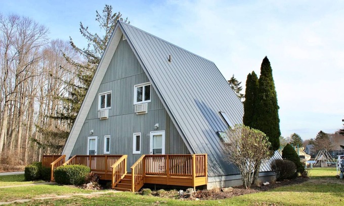 Stevensville Casa | Chalet on the Lake 74 w/ Beach Access, Pools, Sport Courts, Fishing Pond & more!