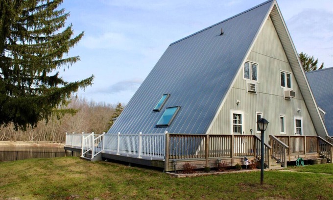 Stevensville Casa | Chalet on the Lake 91 w/ Beach Access, Pools, Sport Courts, Fishing Pond & more!