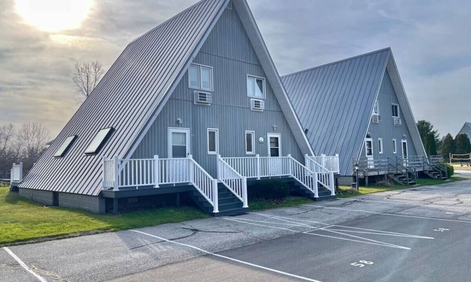 Stevensville Casa | Chalet on the Lake 57 w/ Beach Access, Pools, Sport Courts, Fishing Pond & more!