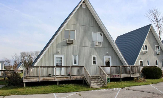 Stevensville Casa | Chalet on the Lake 52 w/ Beach Access, Pools, Sport Courts, Fishing Pond & more!