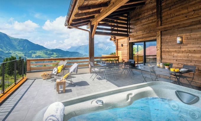 Manigod Chalet De Esquí | Chalet Paralpin - 5-star family mountain break 12p - hot tub - OVO Network
