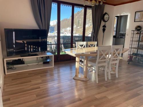 Isola Apartamento | Chalet pieds des pistes*4pers*à coté des remontées et skipass !