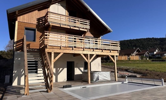 Gerbepal Chalet De Esquí | Chalet PLUME D'EAU - 11 pers - SWIMMING POOL/PETANQUE/BABY-FOOT - 10min from GERARDMER