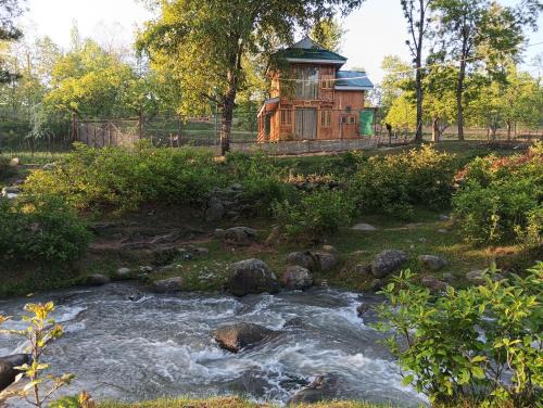 Srinagar Chalet De Esquí | Chalet Rivera Doodpathri a Cozy 2BK cabin