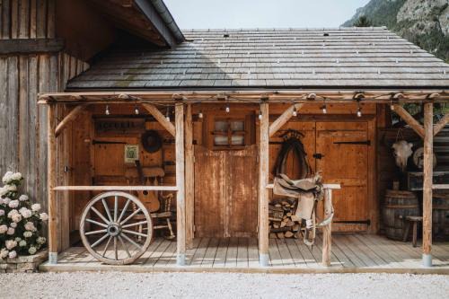 Le Biot Casa | Chalet SALOON avec SPA privatif
