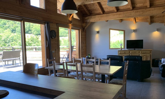 Huez-en-Oisans Chalet De Esquí | Chalet Sarenne 12 pers jacuzzi 50m from the slopes