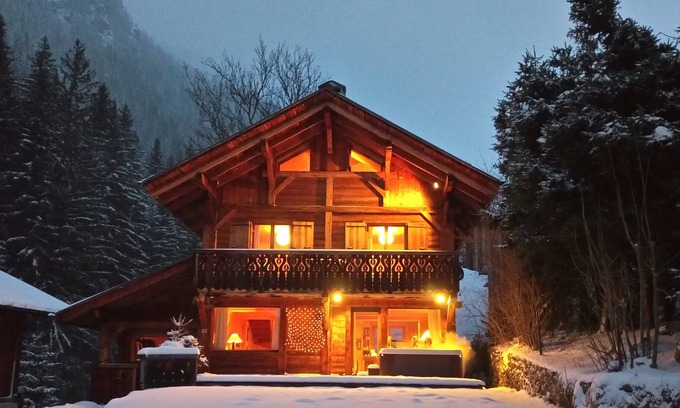 Les Tines Chalet De Esquí | Chalet Scierie, bonito chalet con bañera de hidromasaje y maravillosas vistas, 4 dormitorios.