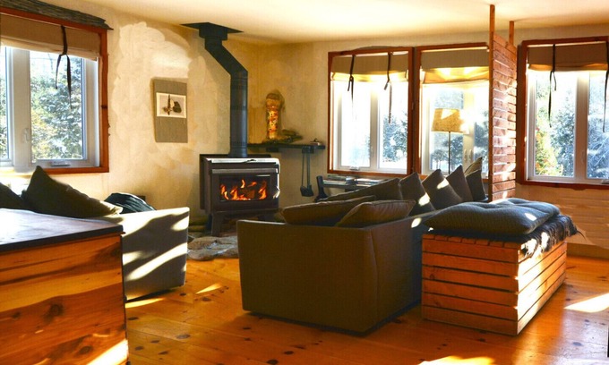 Sutton Chalet De Esquí | ZEN, tranquilo, chalet en arroyo de montaña, rodeado de naturaleza, pájaros, flores