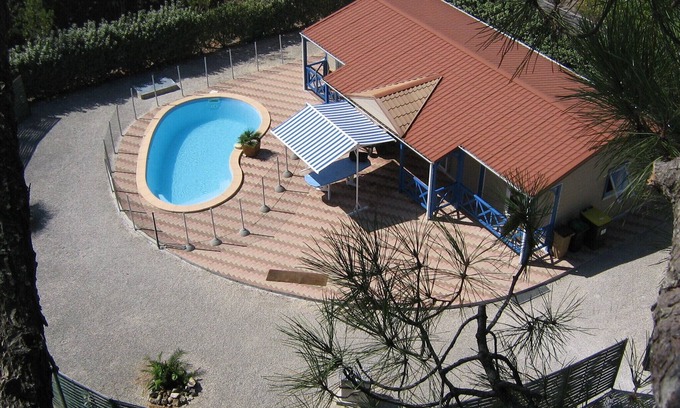 Soulac-sur-Mer Chalet De Esquí | Chalet sleeps 6, not overlooked - Private pool and 4-person rigid spa