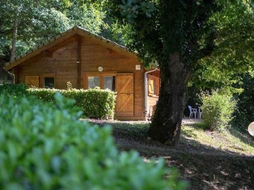 Sauveterre-de-Rouergue Otro | Chalet spacieux pour 8 avec terrasse à Sauveterre-de-Rouergue - API-1-52-366