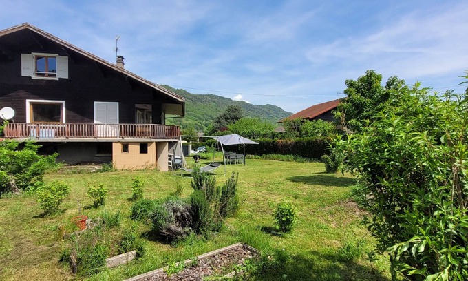 La Rochette Casa | Chalet-style house
