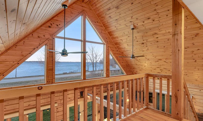 Isle La Motte Casa | Chalet-style cabin on Lake Champlain with private beach & bikes - dog-friendly