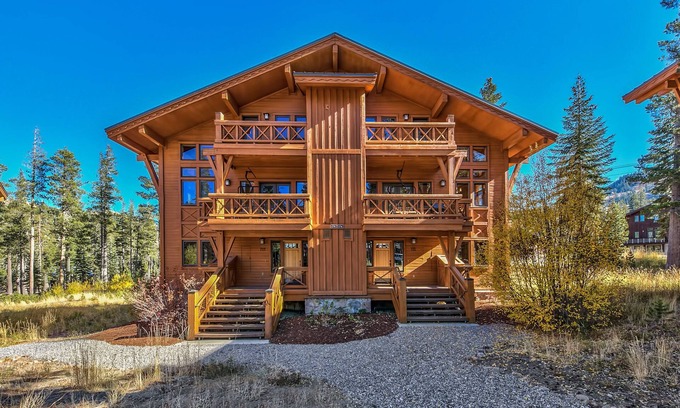 Sugar Bowl Resort Casa | Chalet Town Home - Beautiful Townhome nestled in the California's Sierra