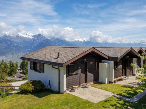 Saint-Pierre-de-Clages Chalet De Esquí | Chalet Tsamandon 22 by Interhome