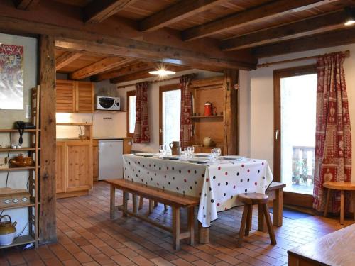 Meribel Chalet De Esquí | Chalet typique 8 personnes à Méribel, calme et pittoresque - FR-1-180-190