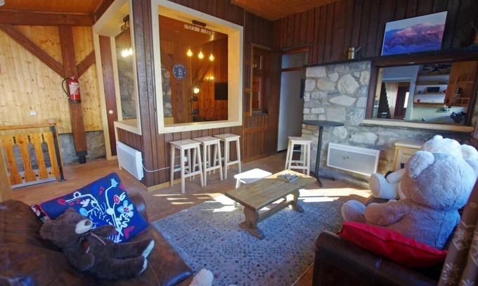Val Claret Chalet De Esquí | Chalet, vista lago, chimenea o estufa a leña, tv, local para esquís, 180m², Tignes
