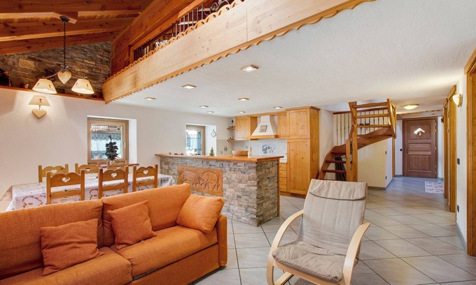 La Salle Chalet De Esquí | Chalet 'Vista Monte Bianco' con vistas a la montaña, jardín compartido y Wi-Fi