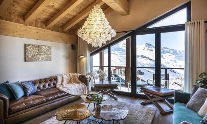 Val-Thorens Chalet De Esquí | Chalet, wifi, 50m from ski slopes, sauna, terrace, balcony, fireplace or stove, tv, ski locker