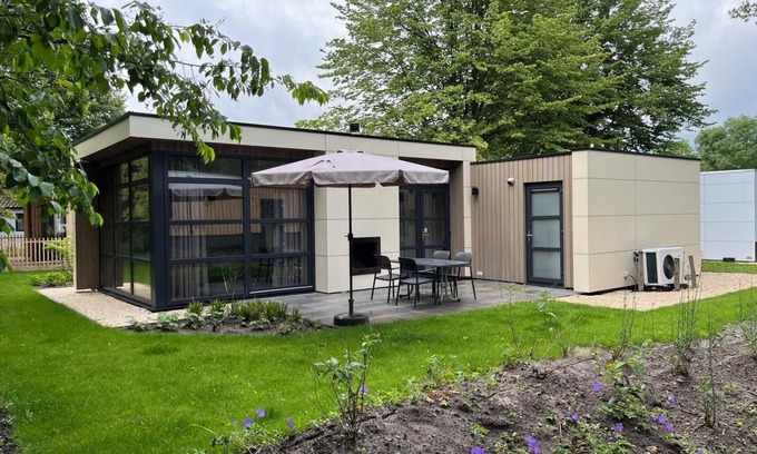 Velsen-Zuid Casa | Chalet with 2 bedrooms and a terrace