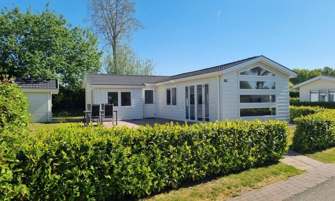 Velsen-Zuid Casa | Chalet with 2 bedrooms and a terrace