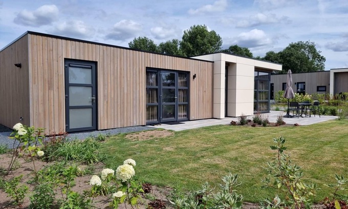 Velsen-Zuid Casa | Chalet with 2 bedrooms and a terrace