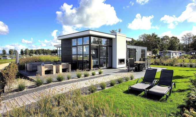 Hulshorst Casa | Chalet with 2 bedrooms and a terrace