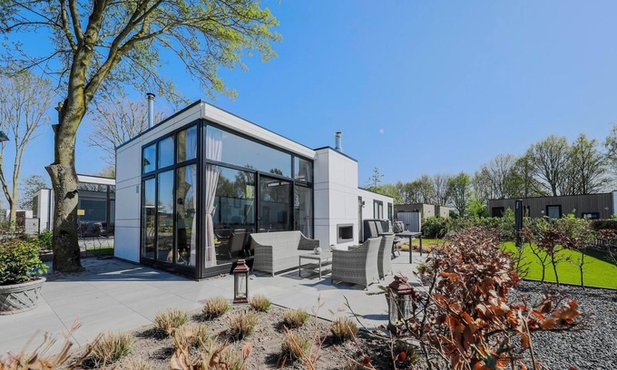 Hulshorst Casa | Chalet with 2 bedrooms and a terrace