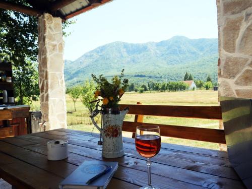 Savnik Otro | Chalet with Barbecue in Brezna