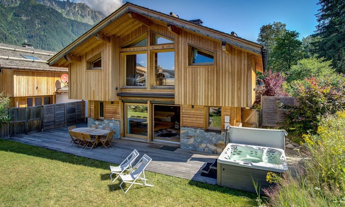 Chamonix City Centre Chalet De Esquí | Chalet Planards 2 - Chalet lujoso de nueva construcción en una hermosa zona residencial