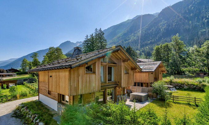 Chamonix City Centre Chalet De Esquí | Chalet Planards 1 - Lujoso chalet de nueva construcción en una hermosa zona residencial
