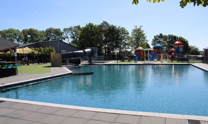 Lathum Chalet De Esquí | Chalet With Pond View in Gelderland