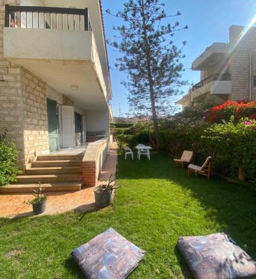 Marina El Alamein Chalet De Esquí | Chalet with private garden
