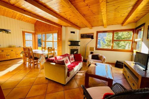 Forville Chalet De Esquí | Chalet with spacious garden in Briançon
